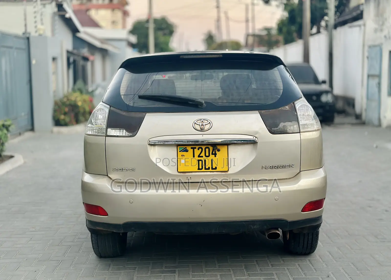 Toyota Harrier 2008 Gold
