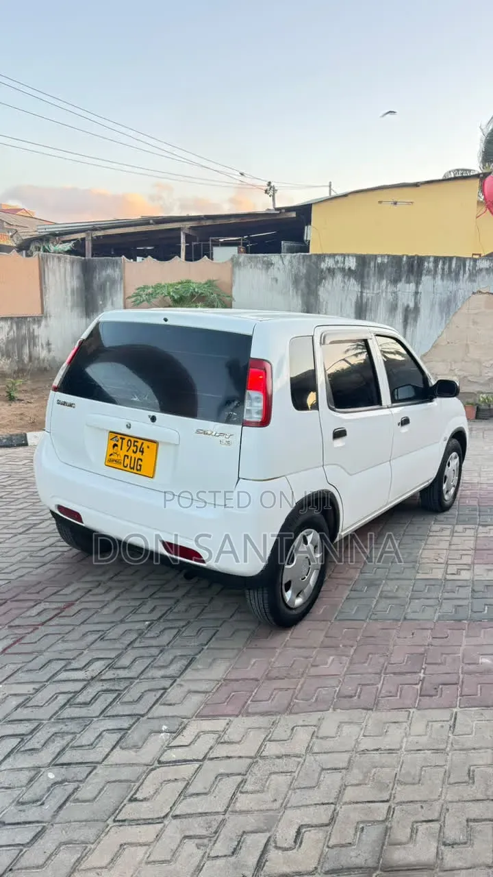 Suzuki Swift 2004 White