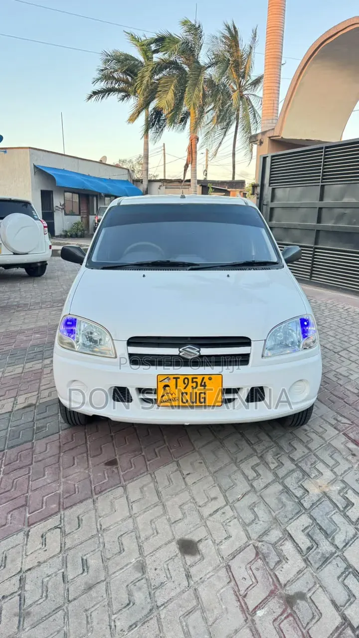 Suzuki Swift 2004 White