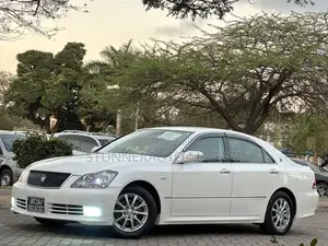 Toyota Crown Royale 2005 Pearl
