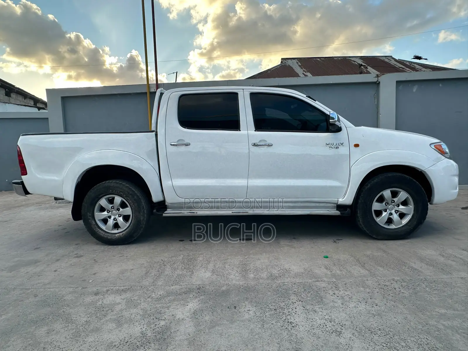 Toyota Hilux 2003 White
