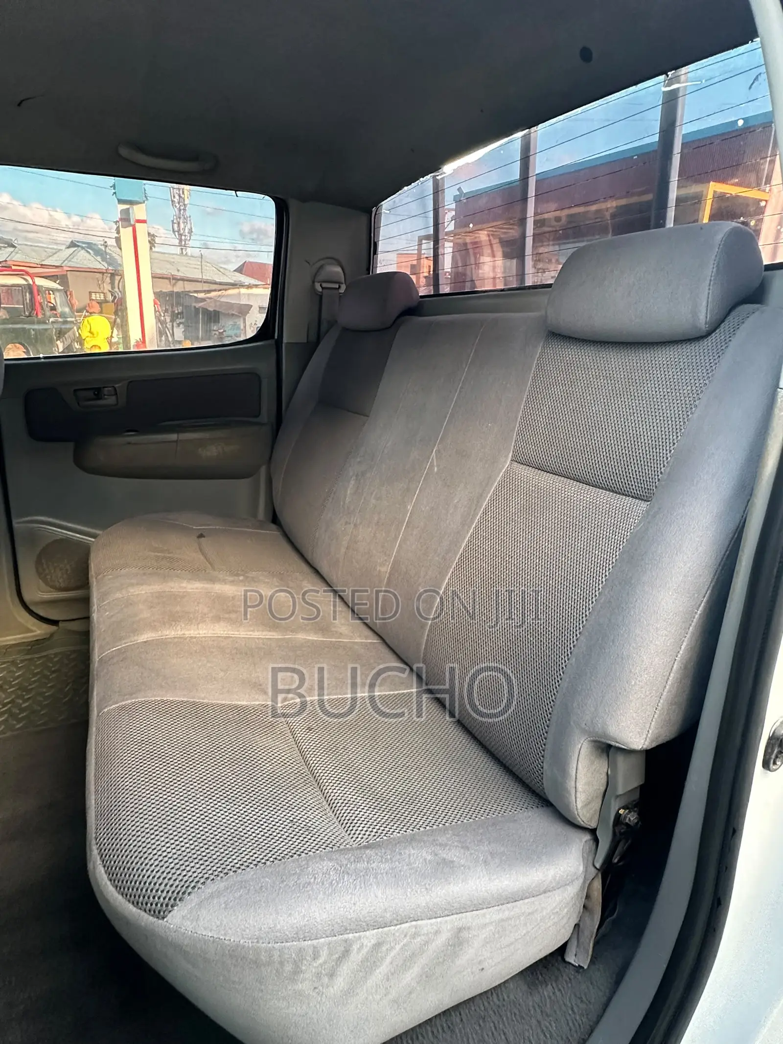 Toyota Hilux 2003 White