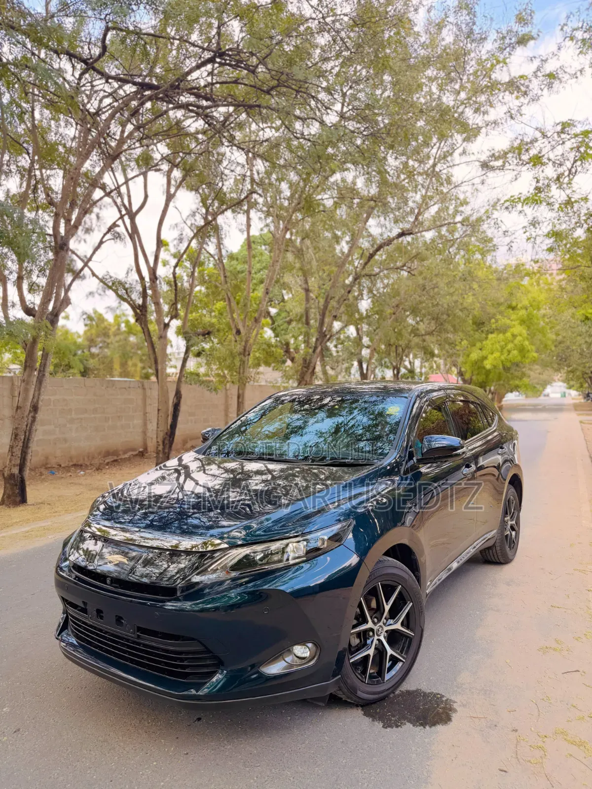 Toyota Harrier 2.0 2016 Blue
