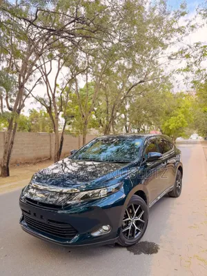 Toyota Harrier 2.0 2016 Blue