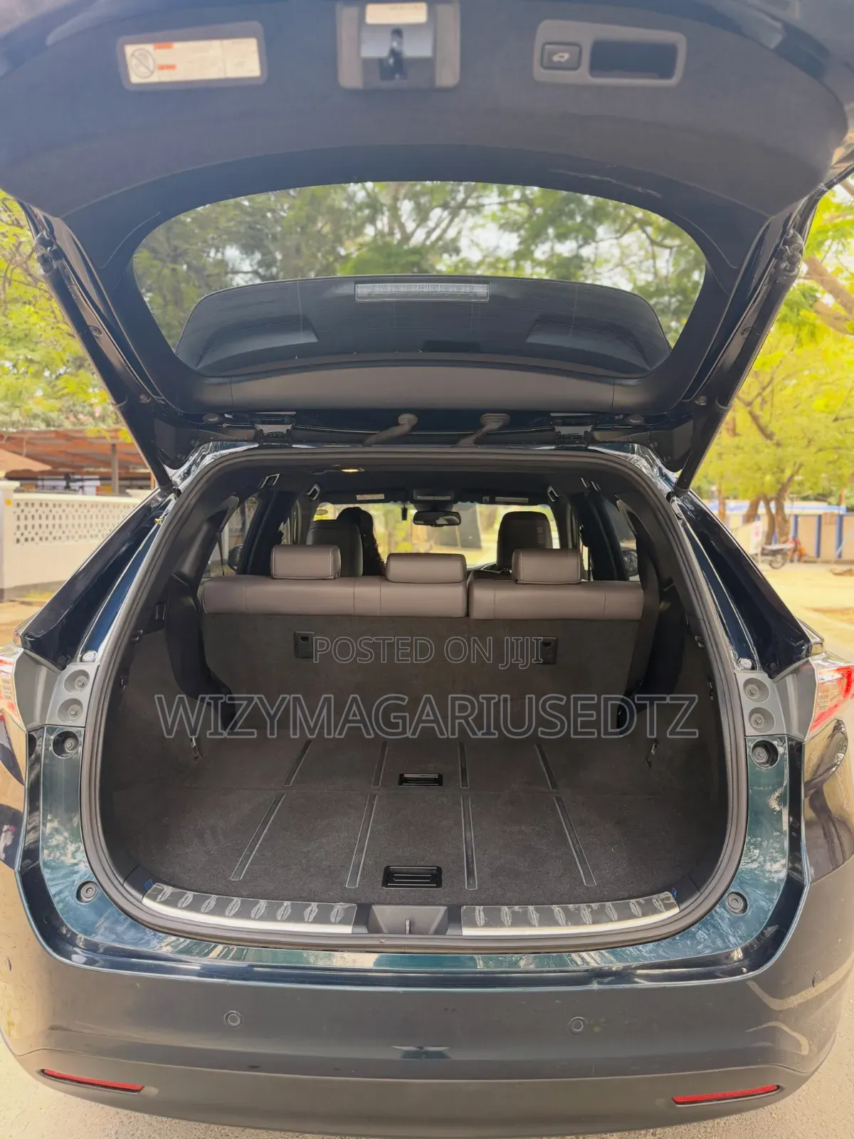 Toyota Harrier 2.0 2016 Blue