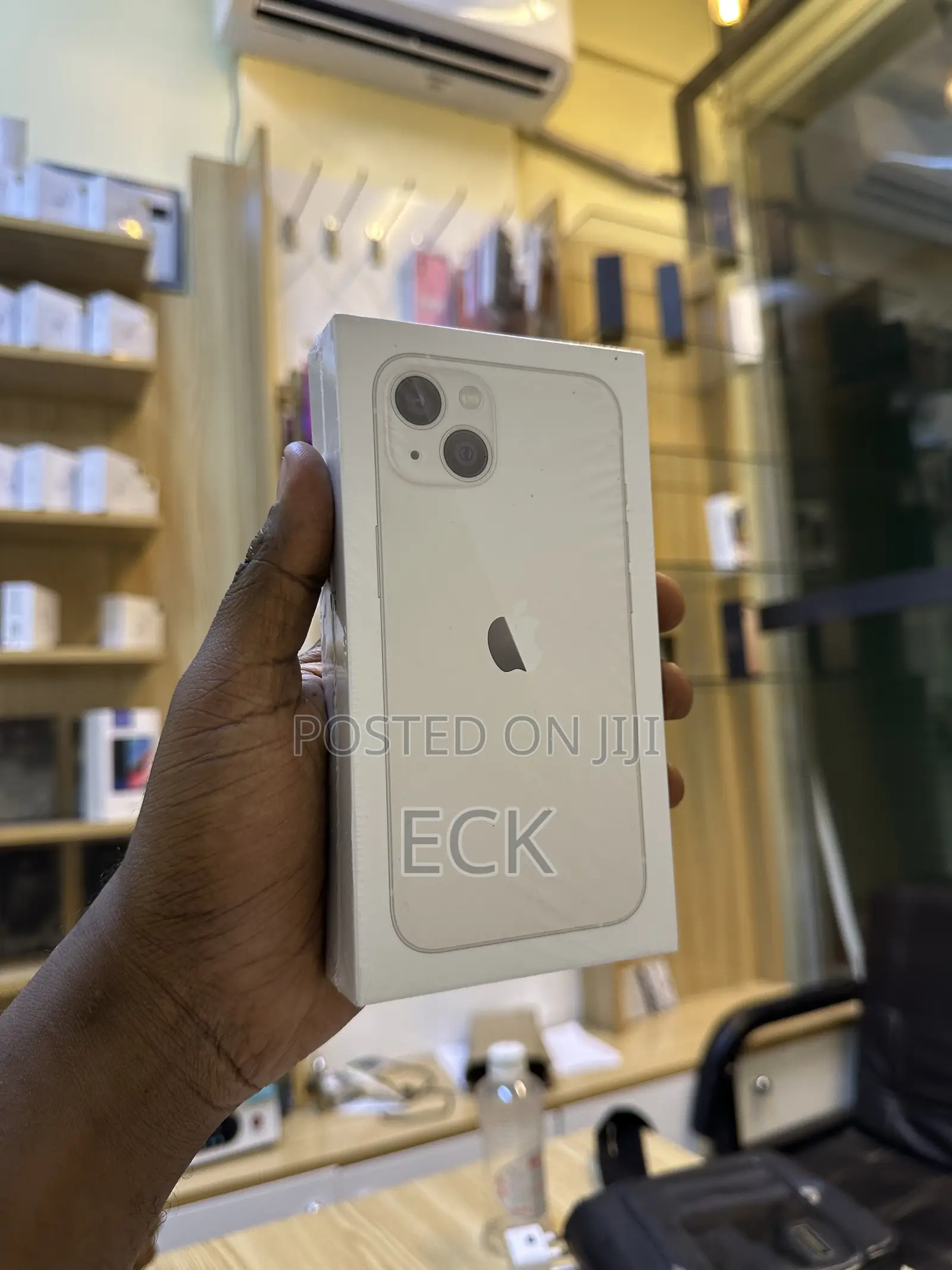 New Apple iPhone 13 128 GB White