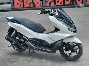 Honda Vario 2023 Silver