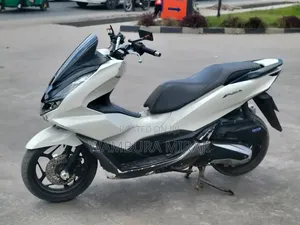 Honda Vario 2023 Silver