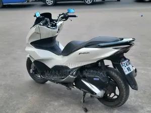 Honda Vario 2023 Silver