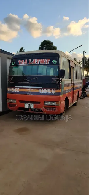 Nissan Caravan 2003