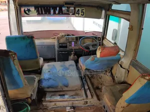 Nissan Caravan 2003