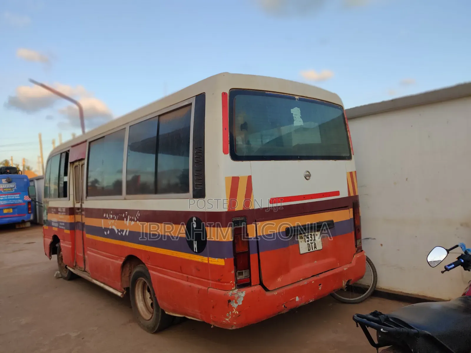 Nissan Caravan 2003