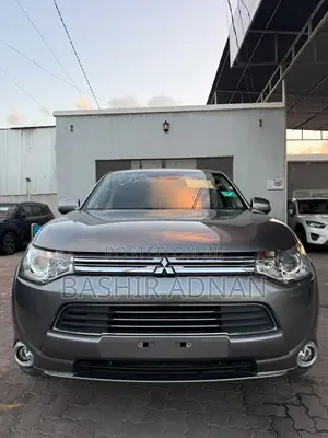 Mitsubishi Outlander 2.4 PHEV AWD 2014 Gray