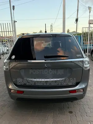 Mitsubishi Outlander 2.4 PHEV AWD 2014 Gray