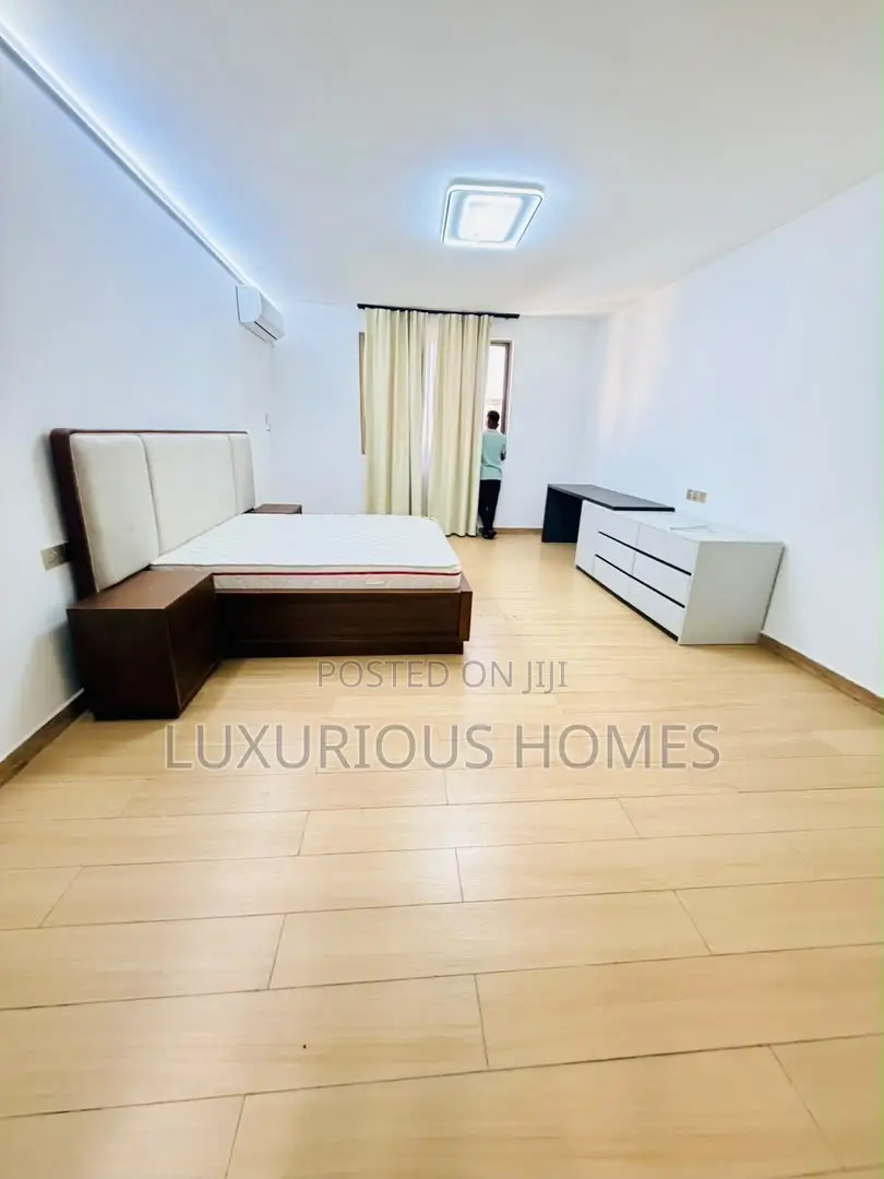 Furnished 3bdrm Apartment in Oyster Bay for sale