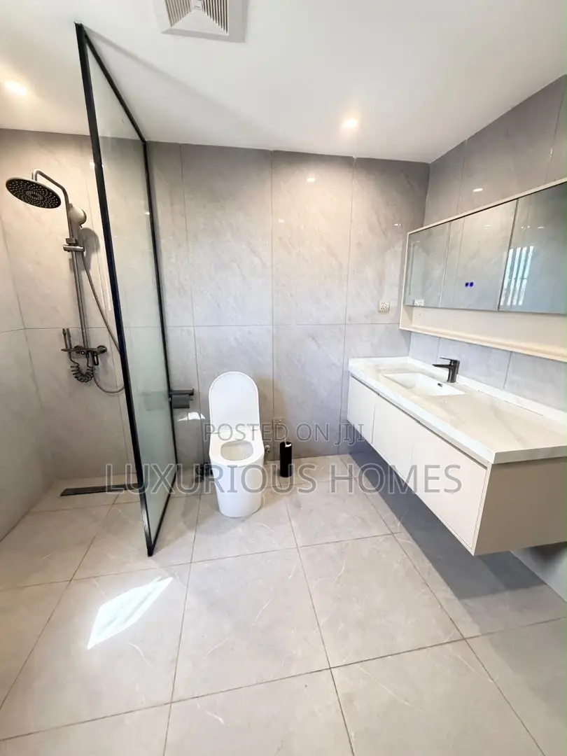 Furnished 3bdrm Apartment in Oyster Bay for sale