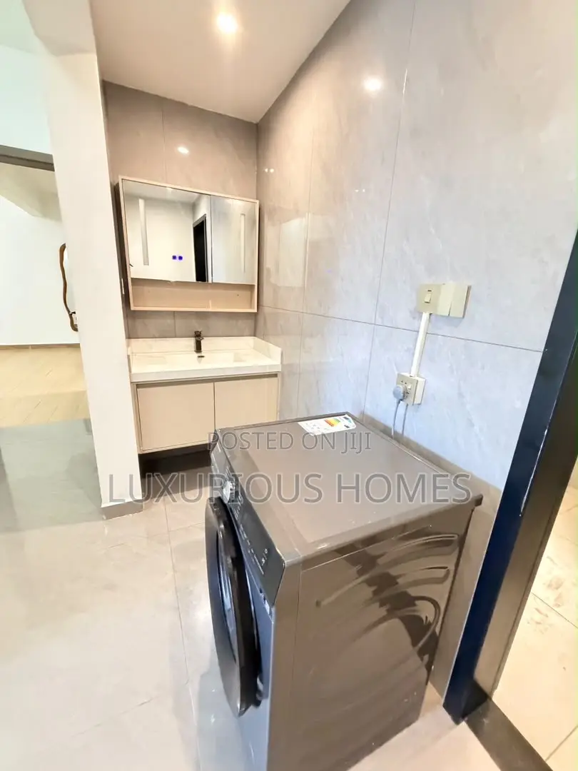 Furnished 3bdrm Apartment in Oyster Bay for sale