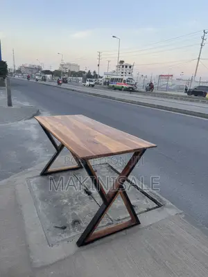 Meza Ya Kisasa Kwa Garama Nafuu Sana