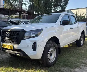 Nissan Navara 2025 Pearl