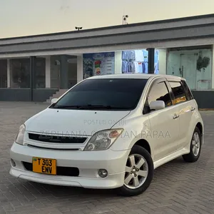 Toyota IST 2003 White