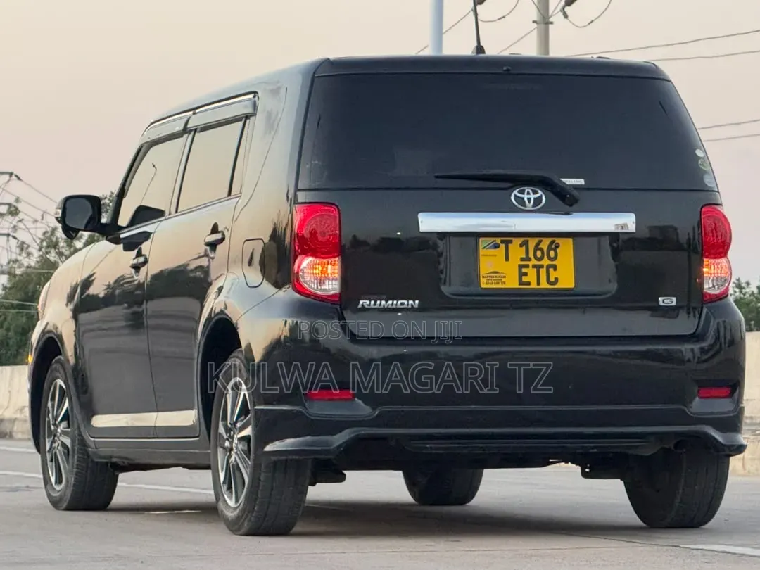 Toyota Rumion 1.5 FWD 2023 Black
