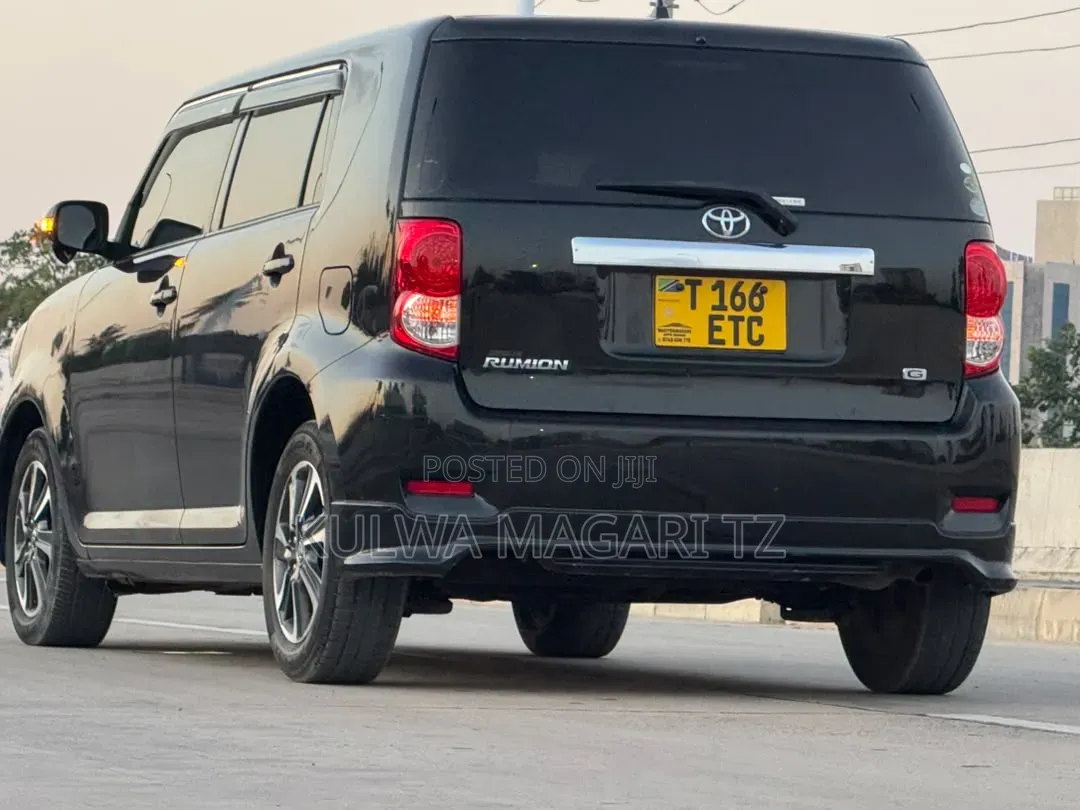 Toyota Rumion 1.5 FWD 2023 Black