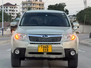 Subaru Forester 2010 Beige