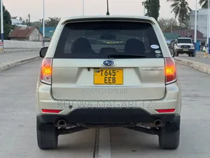 Subaru Forester 2010 Beige