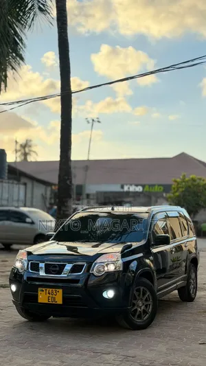 Nissan X-Trail 2012 Black