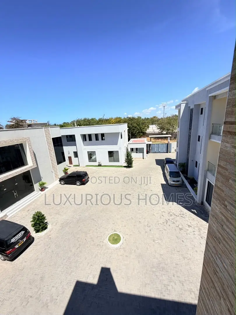 Furnished 2bdrm Apartment in Oyster Bay for rent