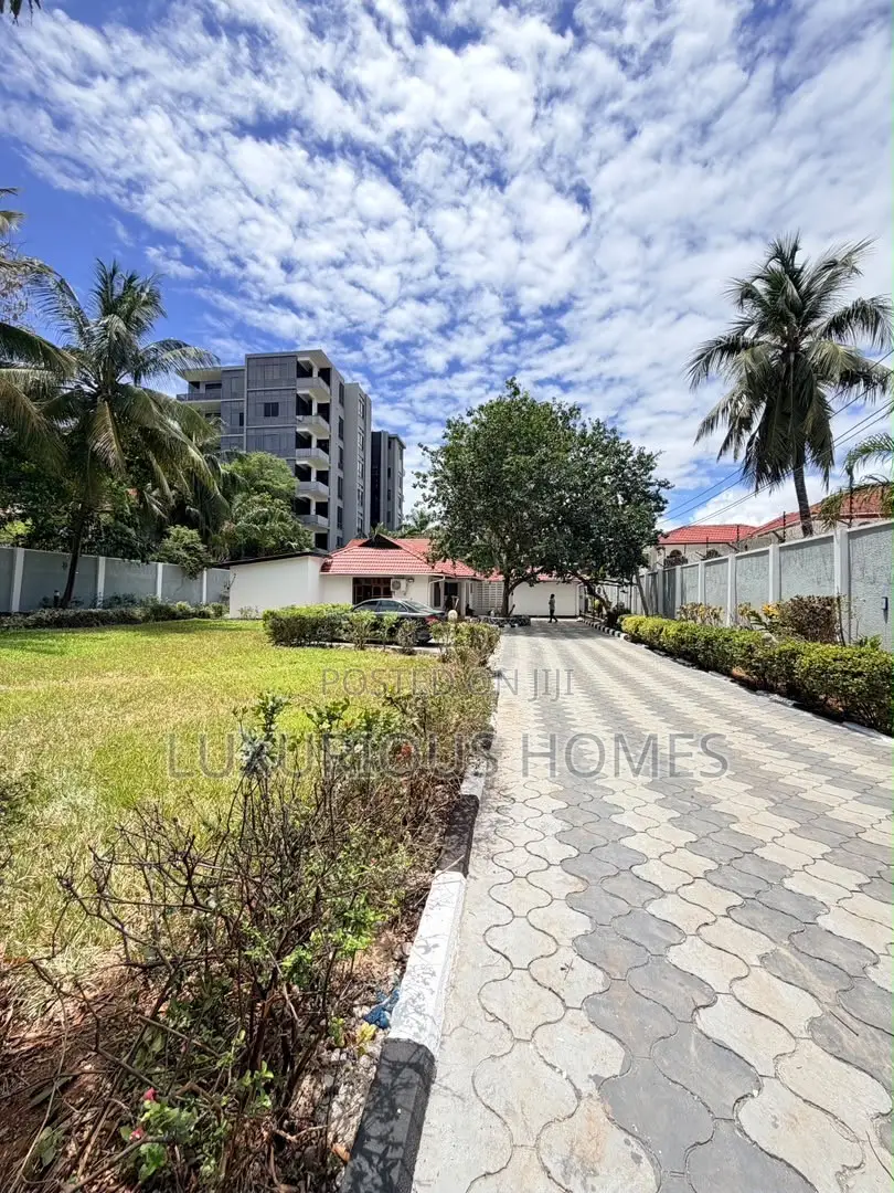 5bdrm House in Masaki for rent
