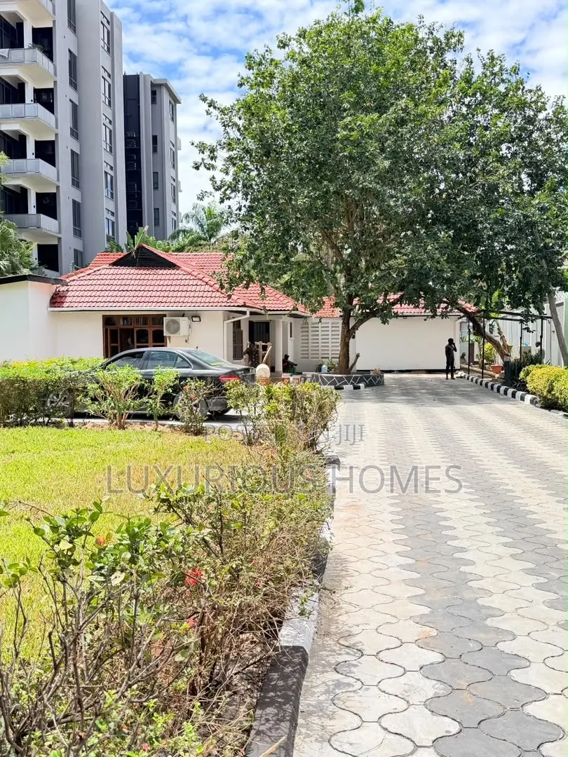 5bdrm House in Masaki for rent