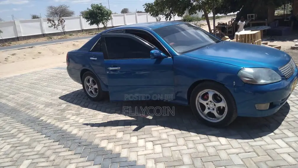 Toyota Mark II 2002 Blue