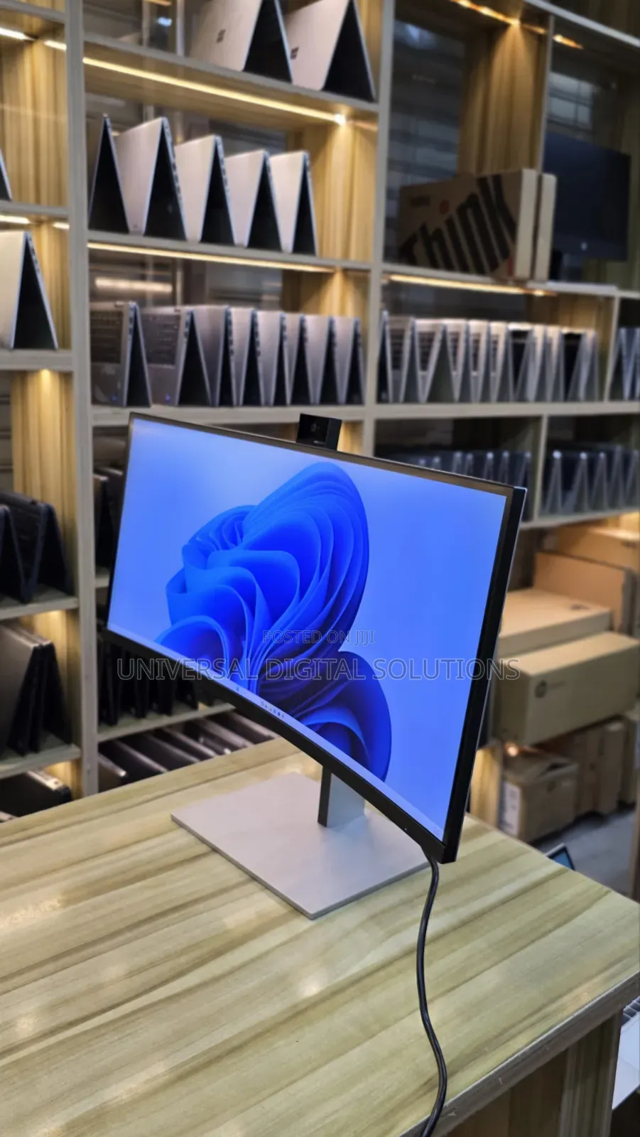 Curved Monitor