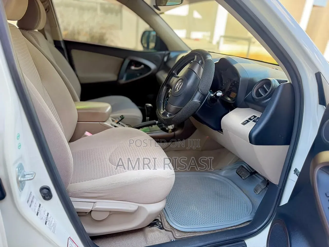 Toyota Vanguard 2008 White