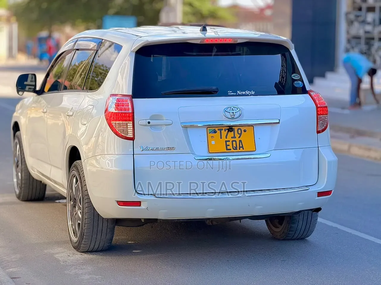 Toyota Vanguard 2008 White