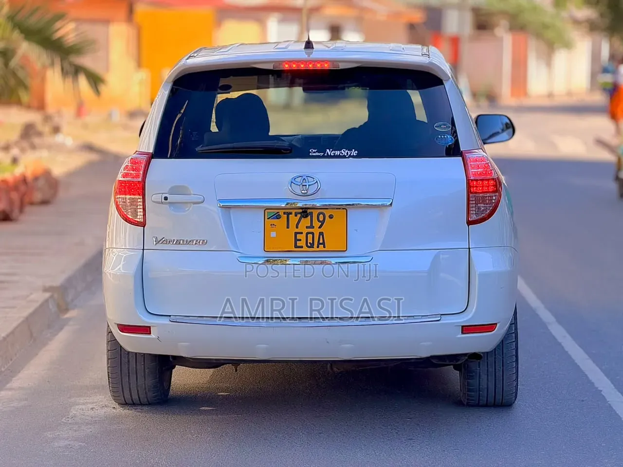 Toyota Vanguard 2008 White
