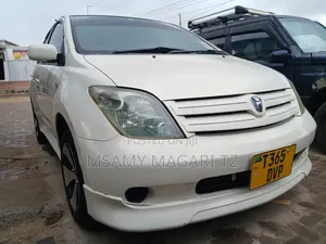 Toyota IST 2004 White