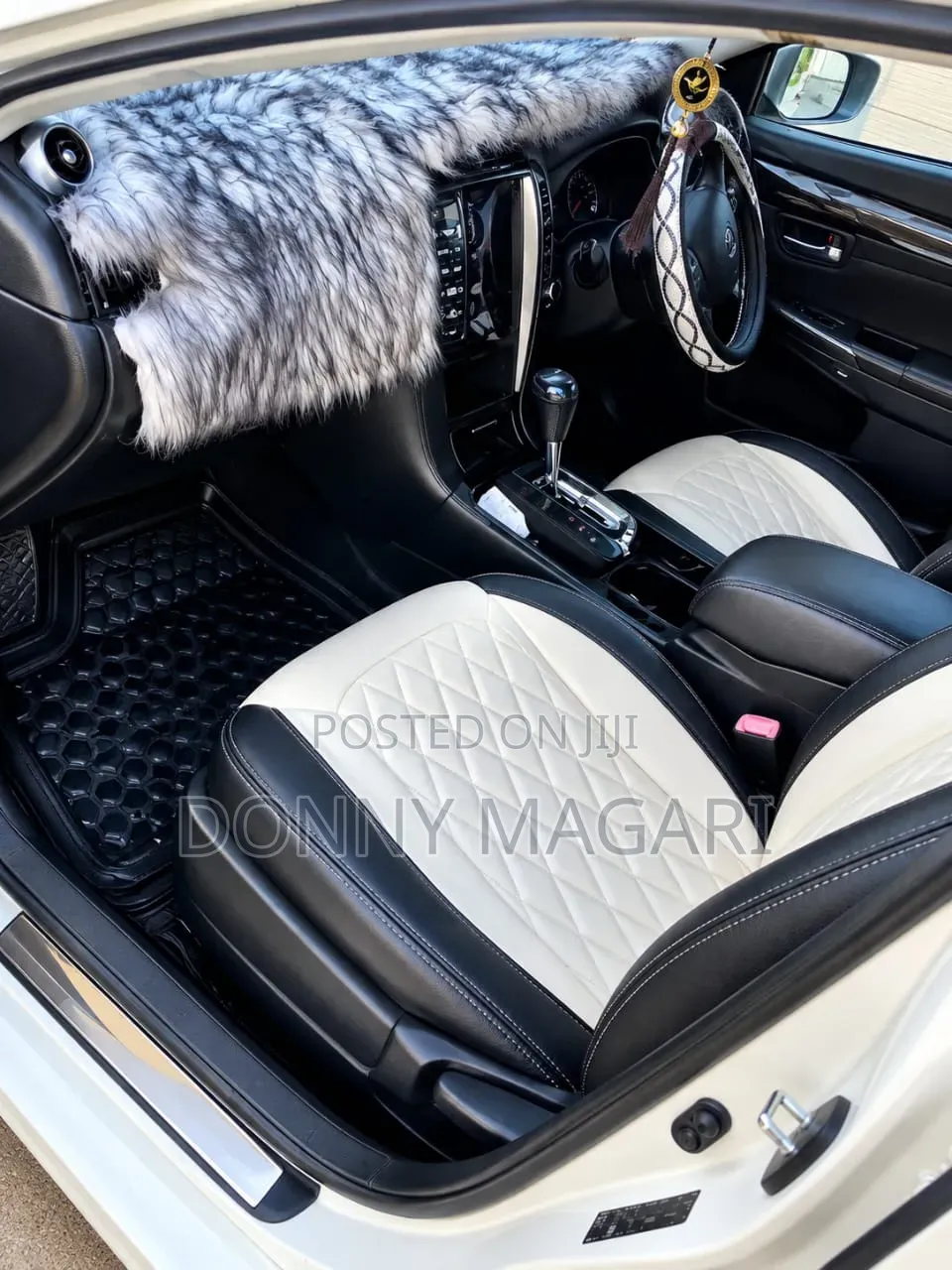 Toyota Crown 2006 White