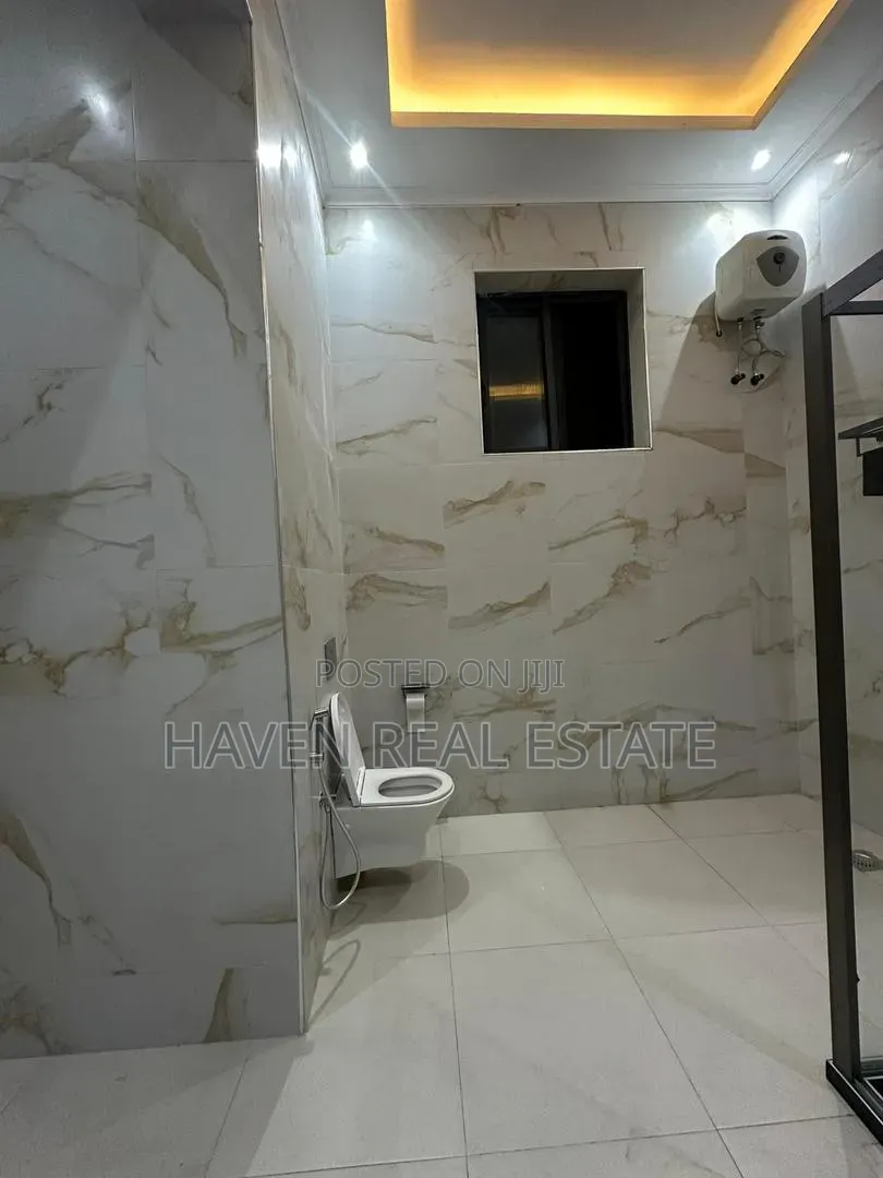 5bdrm House in Mbweni for sale
