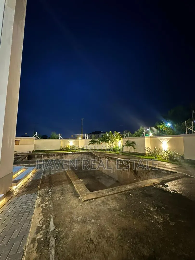 5bdrm House in Mbweni for sale