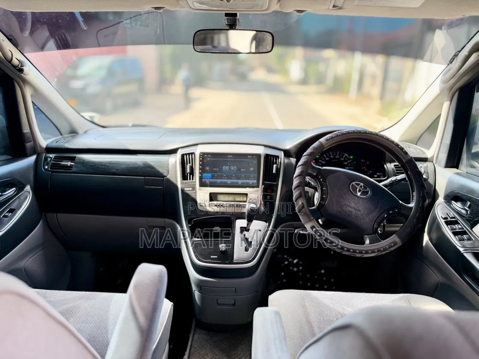 Toyota Alphard 2.4 Petrol AWD 2007 White