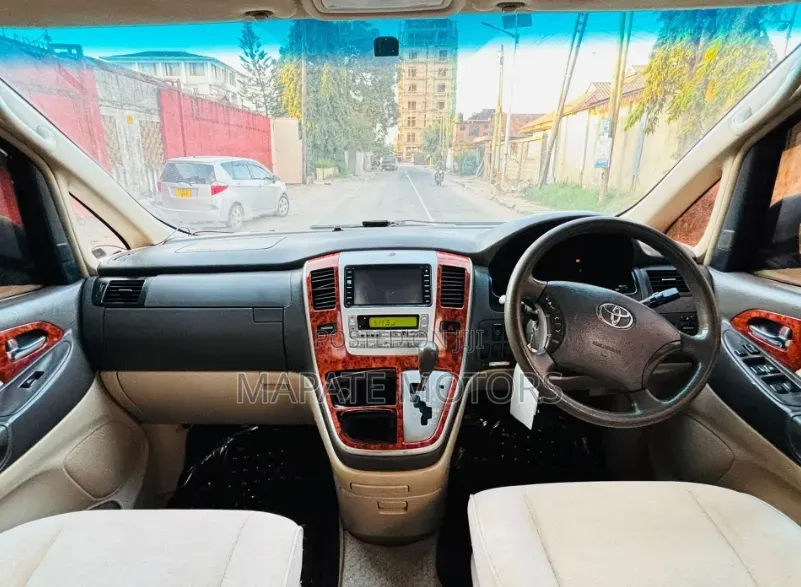 Toyota Alphard 2.4 Petrol AWD 2004 Black