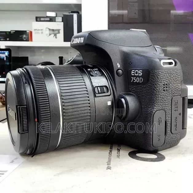 The Canon 750d With Lens 18-55mm