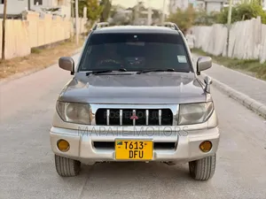 Mitsubishi Pajero 2000i IO 2005 Gray
