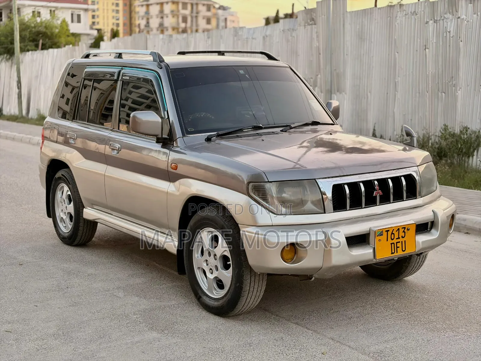 Mitsubishi Pajero 2000i IO 2005 Gray
