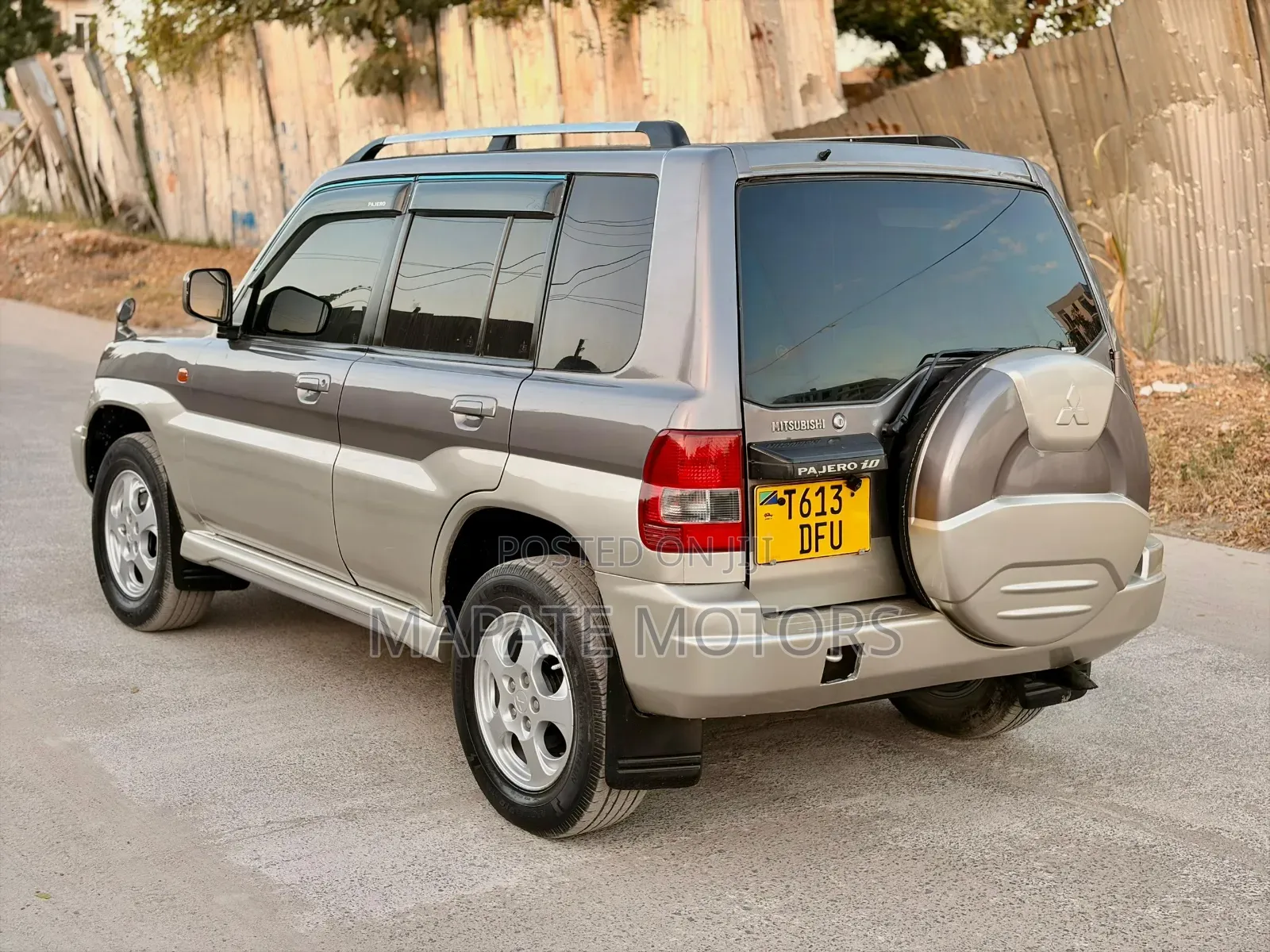 Mitsubishi Pajero 2000i IO 2005 Gray