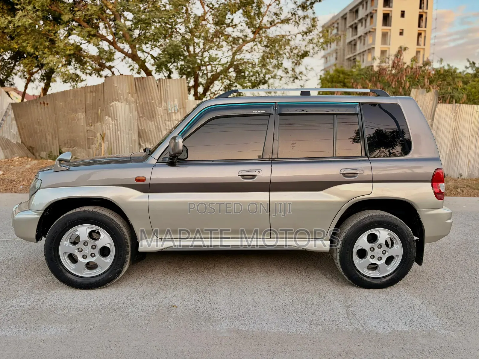 Mitsubishi Pajero 2000i IO 2005 Gray