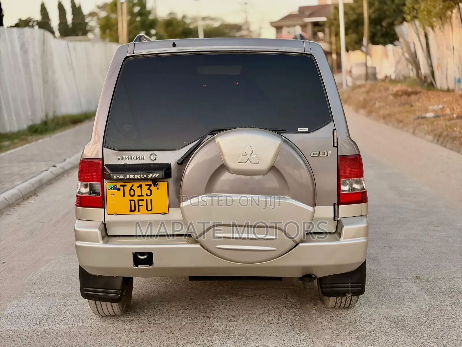 Mitsubishi Pajero 2000i IO 2005 Gray
