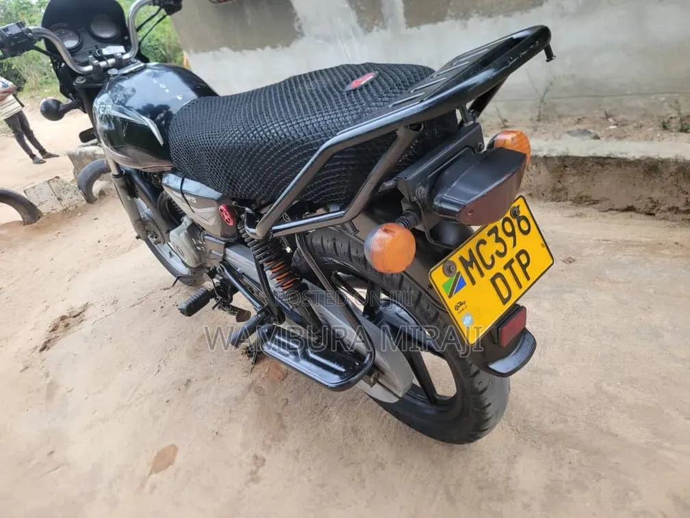 Bajaj Boxer 125 2025 Black